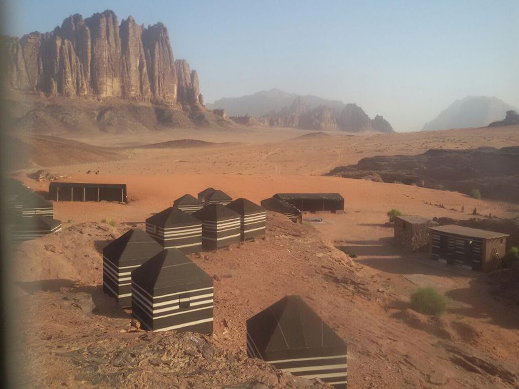 Wadi Rum Quiet Village Camp المظهر الخارجي الصورة